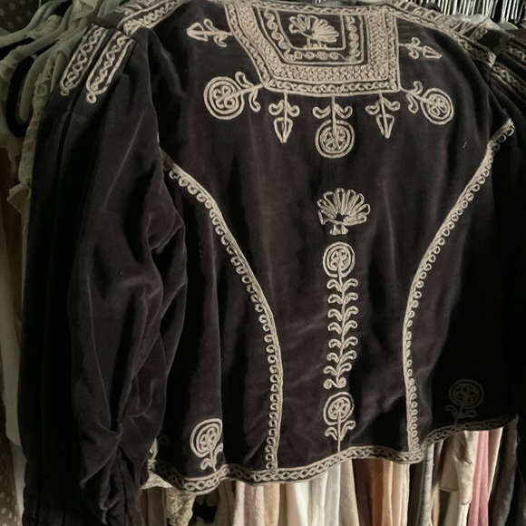 Magnolia pearl 2017 velvet embroidered cropped jacket SOLD - Picture 5 of 9